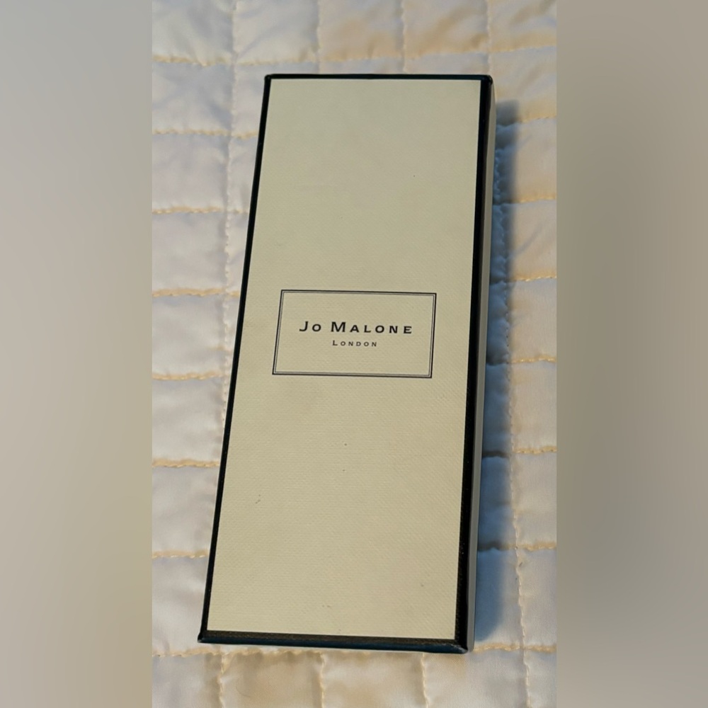 Jo Malone small perfume gift box (empty).